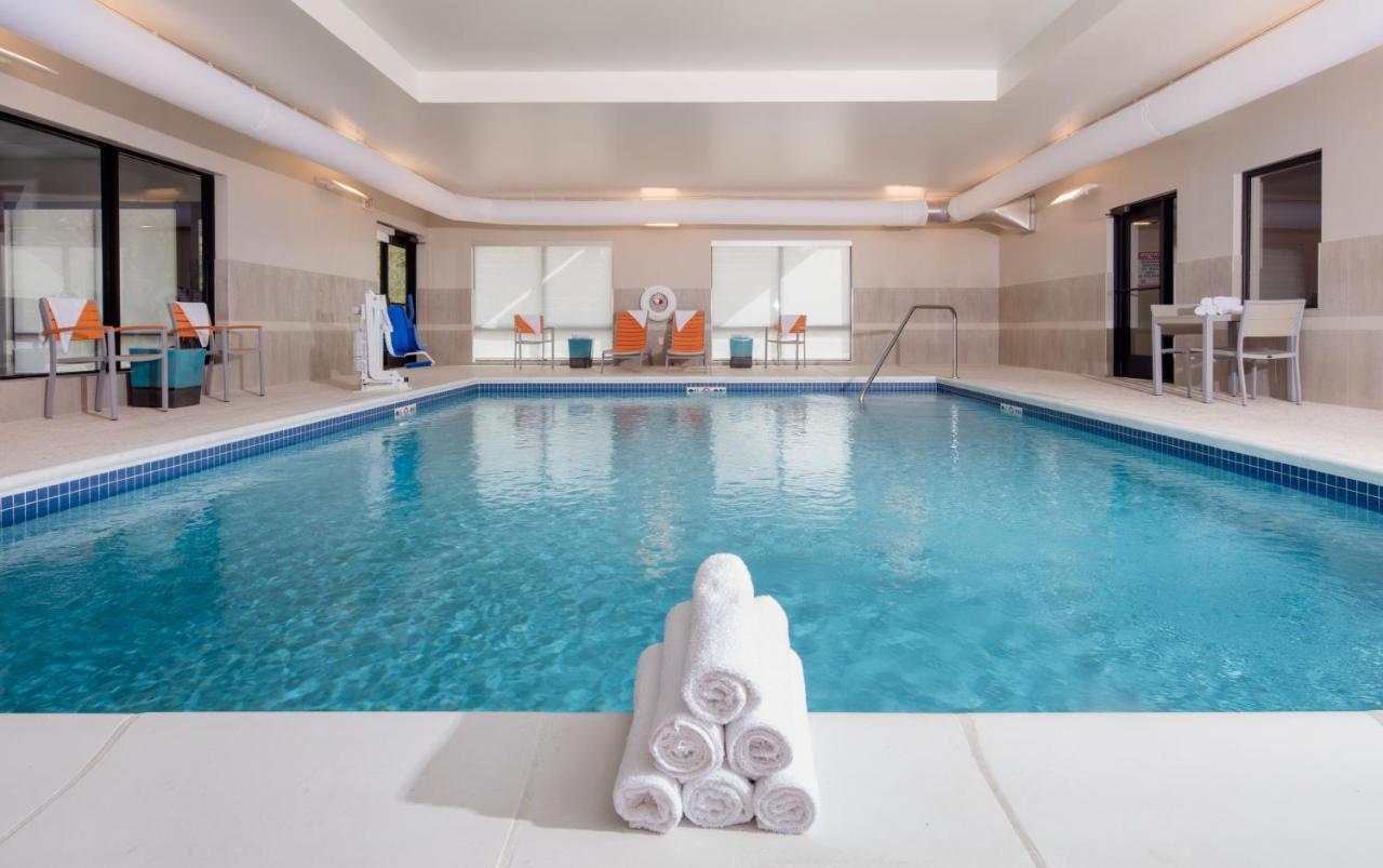 Holiday Inn Express East Peoria - Riverfront By Ihg Екстериор снимка